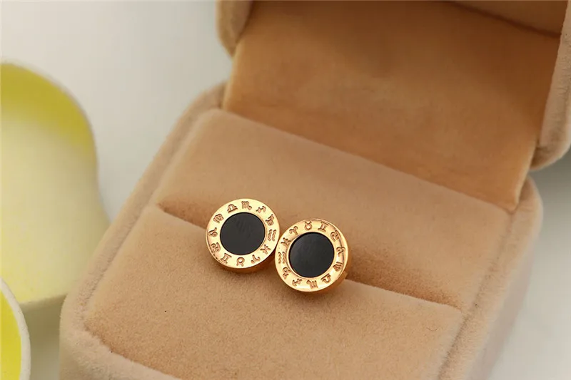 3128922162_839391374