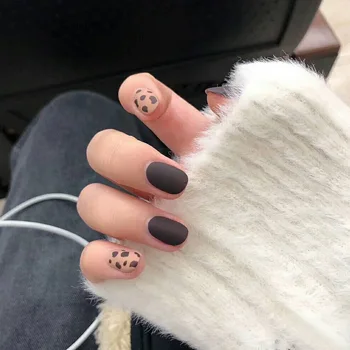 

24pcs false nails short Matte Leopard Fake Nails Flat Head Bride Wedding Detachable False Nails Patch acrylic nail tips