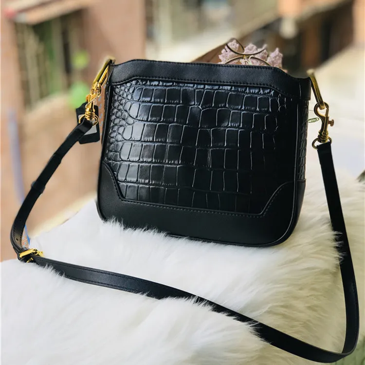 

Slung And Shaking 2020 Autumn Big Capacity Single Shoulder Bag