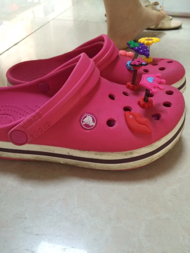 croc basketball shoes