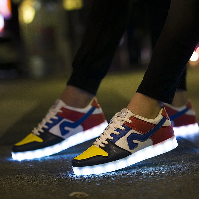 Детская обувь с подсветкой для мальчиков и девочек; Светящиеся люминесцентные кроссовки с подсветкой; женская обувь со светодиодной подсветкой для взрослых; Размеры 35-45