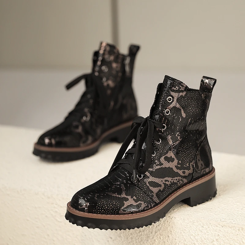 

2019 Fashion unique black pattern Martin boots Genuine Leather Thick bottom flat heel Women Shoes Snow Boots Women Winter Warm