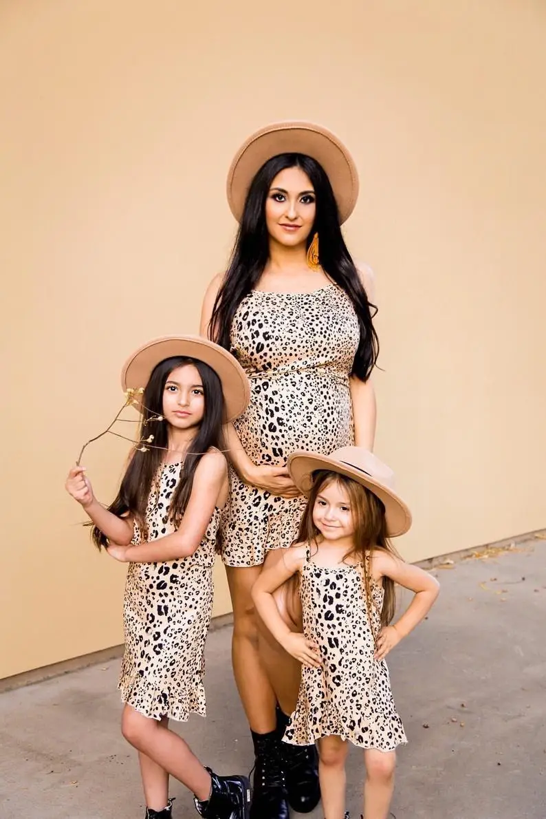 Fashion Mama And Daughter Short Dress Sexy Mom Girl Off Shoulder Printed  Dresses Summer Girl Clothes Sling Family Matching Outfi - Family Matching  Outfits - AliExpress