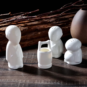 

4pcs Three monks Creative personality ceramic pepper pot salt and pepper shakers kitchen storage seasoning bottle accessories