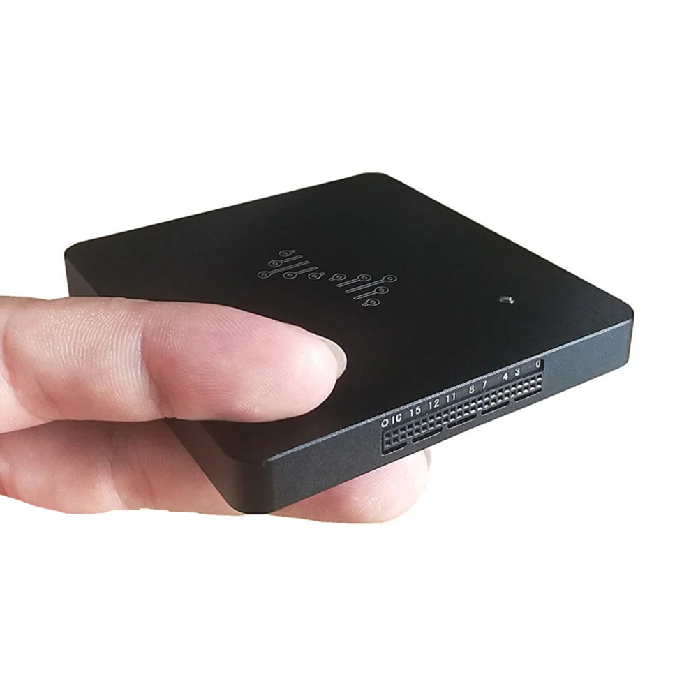 

Powerful USB Based Logic Analyzer Portable Metal DSLogic Logic Analyzer 4 Channels/400 MHZ 1.6 Gbps 360 Degree Noise Shielding