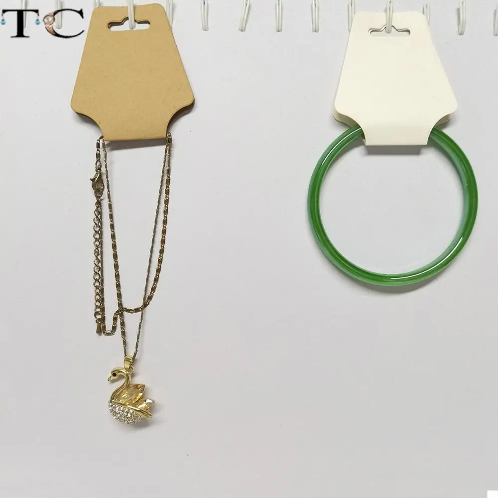 Рисунок 3 - Подвеска для ушей из крафт-бумаги