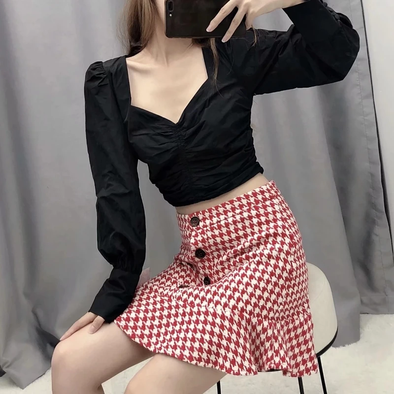  2019 women V neck pleated decoration casual black short blouse shirts women retro puff sleeve chic 