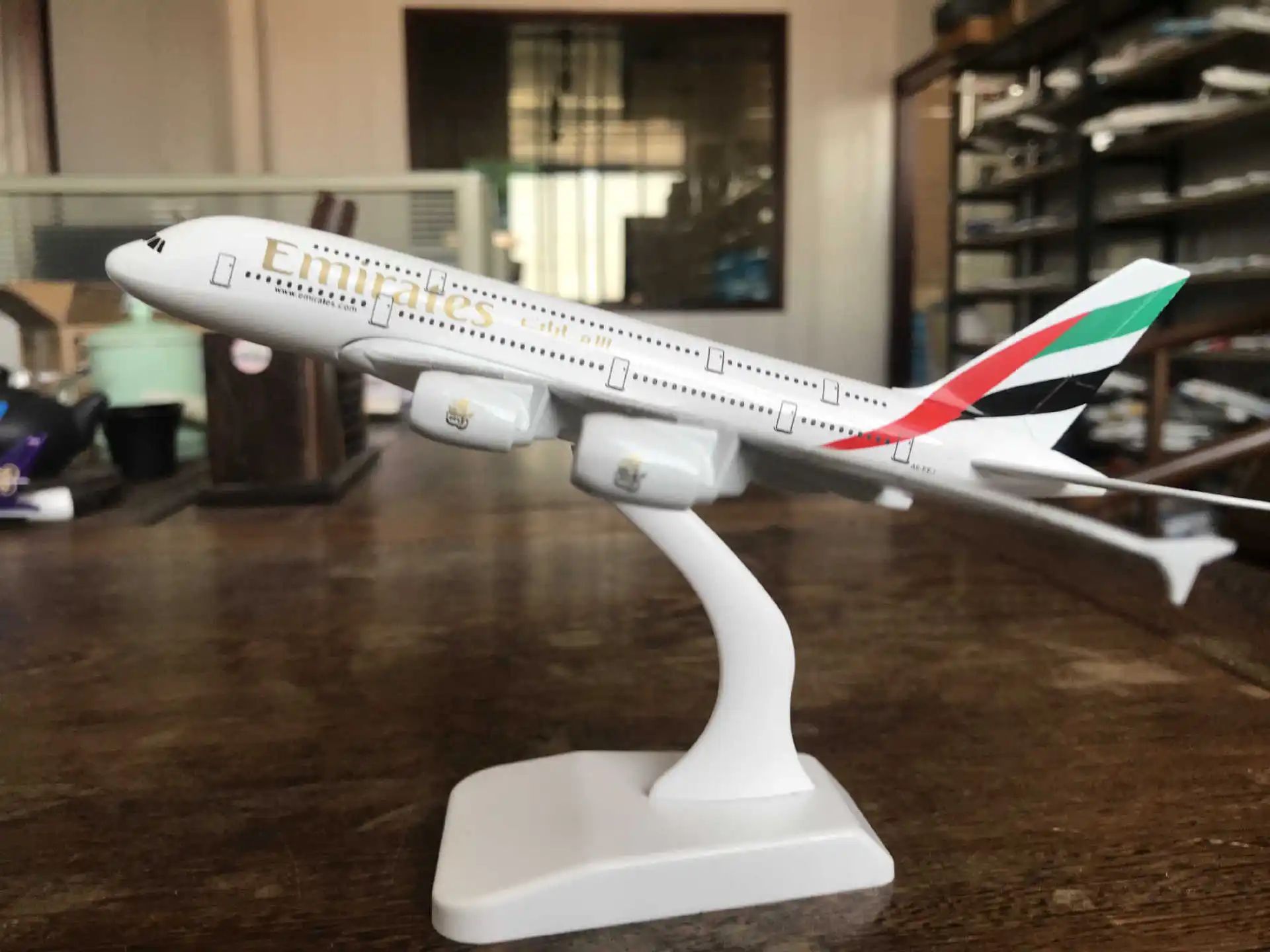 Модель самолета A380 1/400 оригинальная модель Сингапур Объединенные Арабские