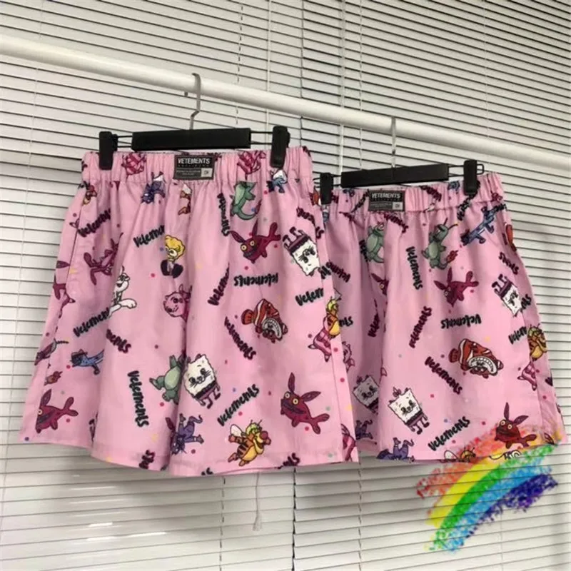 2020ss Vetements Cartoon Shorts Men Women 1:1 Best Quality Vetements Shorts Cartoon colorful VTM Pink breechcloth 2020ss Vetements Cartoon Shorts Men Women 1:1 Best Quality Vetements Shorts Cartoon colorful VTM Pink breechcloth