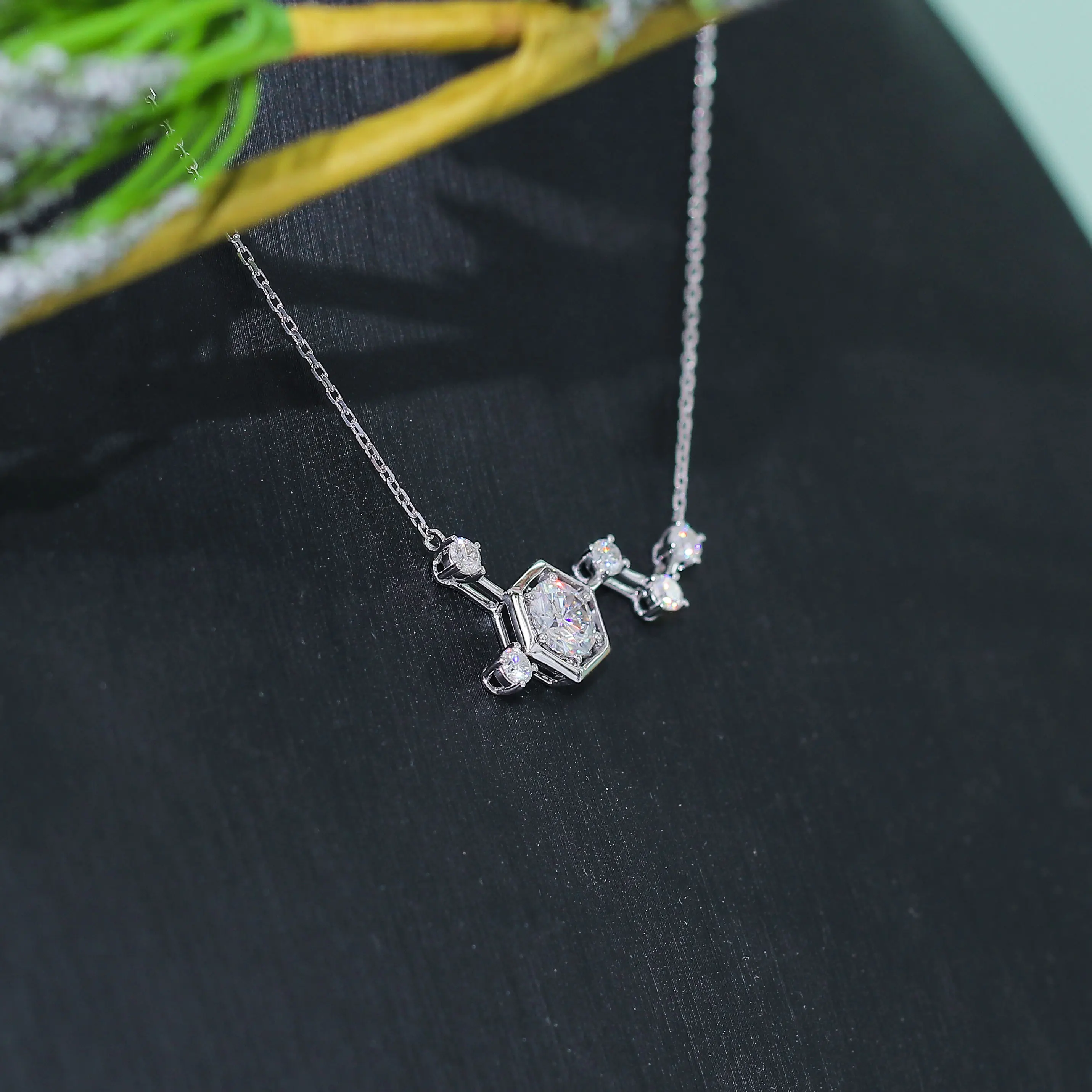 DovEggs 14K белый золотой Центр 6,5 мм 1ct DEF бесцветный муассанитовый кулон ожерелье с акцентами для женщин юбилейные подарки