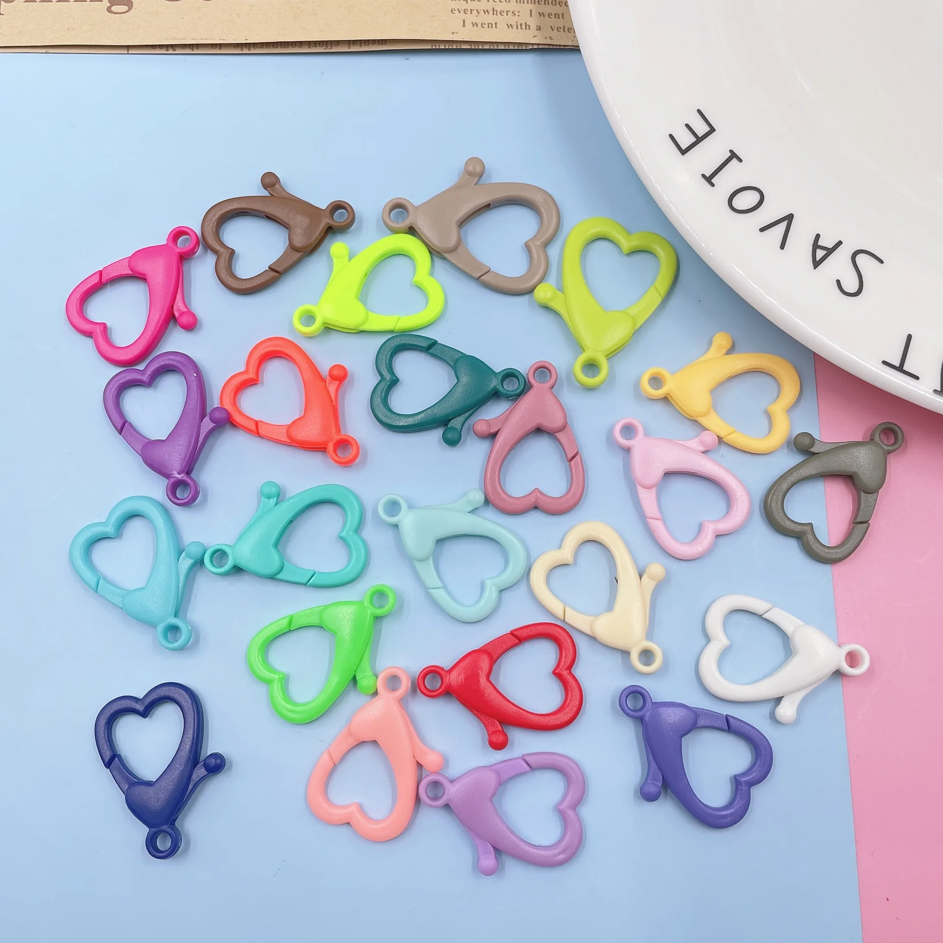 

30PCs Heart Plastic Lobster Clasps Hooks For Necklace Bracelet Chain DIY Fashion Cute Hearts Clasp Hook Jewelry Finding Supplies