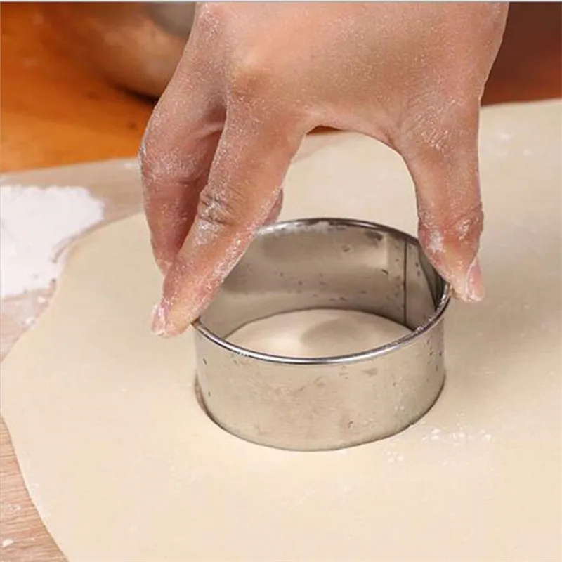 Dough Cutter Cookie Cutters Dumpling Maker 1PC Round Stainless Steel Dumplings Wrappers Molds Cookie Cutter Maker Round Biscuit Pastry Wrapper Dough Cutting Tool