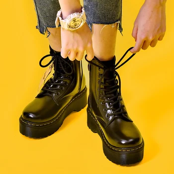 Martens/ботинки на платформе; Женская обувь; Новинка 2020 года; Черные кожаные ботильоны; Женская обувь в стиле панк; Мотоботы на толстой подошве; ...