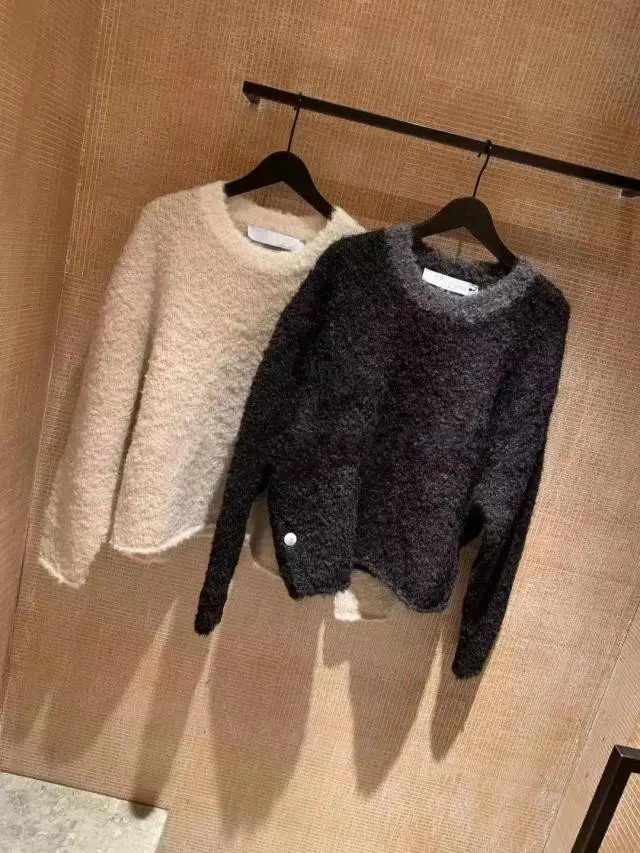 

2019 Autumn and Winter New Round-neck and New Round-collar Lamb Loose-knit Sweater All-in-one Black Sweater Women