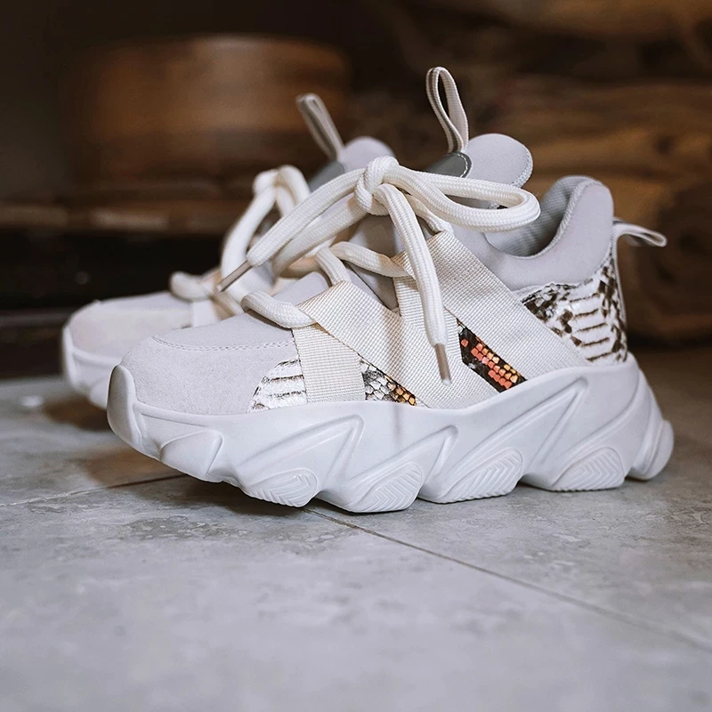 Кроссовки женские из натуральной кожи Вулканизированная подошва принт змеиной