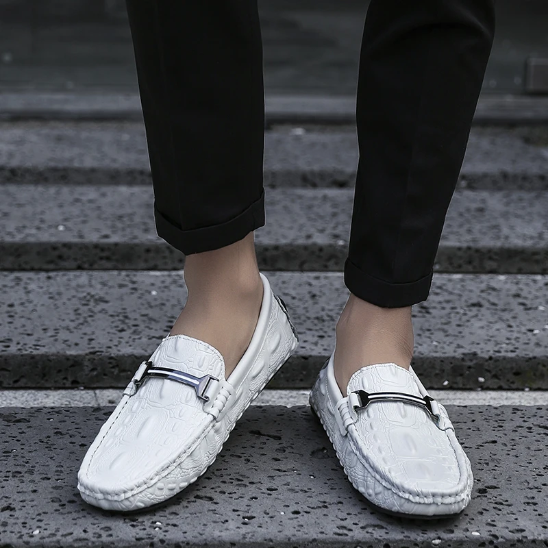 ALCUBIEREE Winter Men Crocodile Pattern Loafers Outdoor Non-slip Boat Shoes Men's Warm Moccasins with Fur Flats Driving Shoes