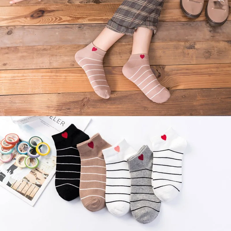 

Heart Cute Socks College Wind Simple Female Socks Women Fashion Skateboard Sock Comfortable Socks