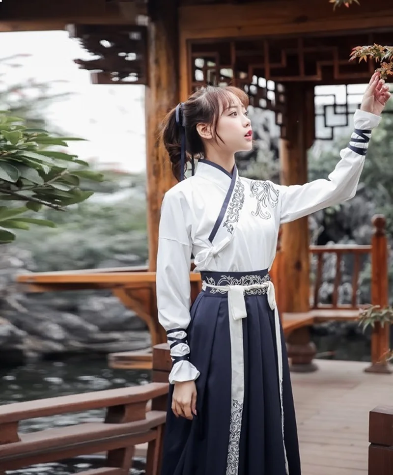 10462607866_946192257