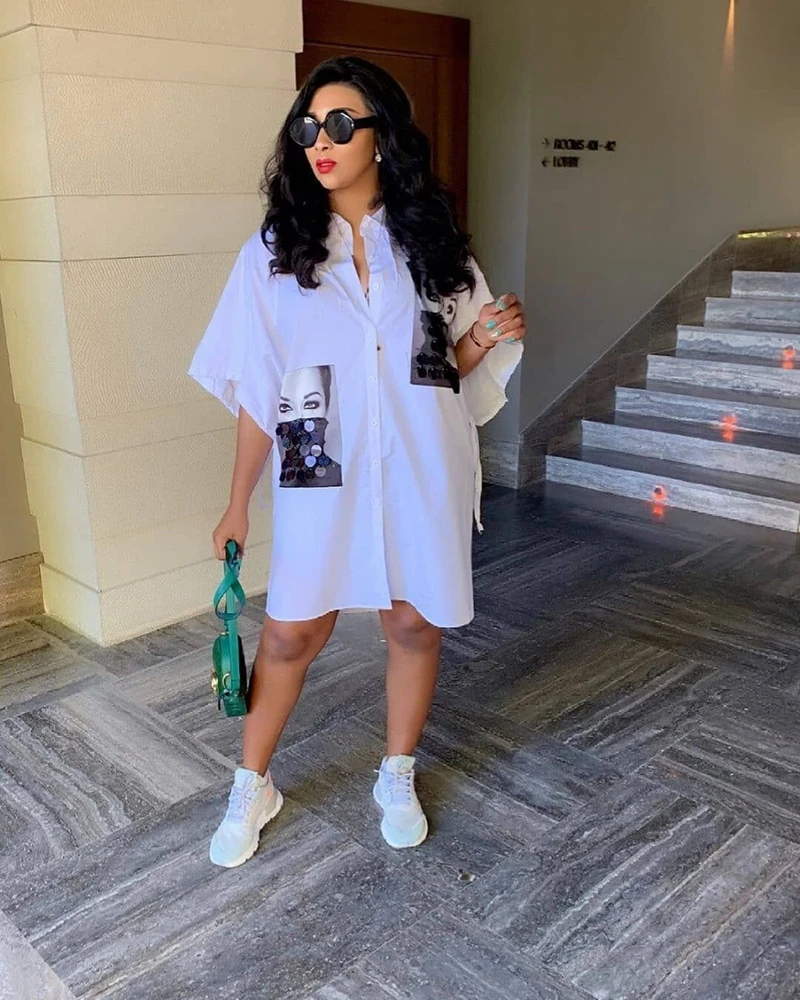 Koop Losse Witte Shirt Jurk Vrouwen Casual Streetwear Jurk Herfst Half Mouw Print Karakter Turn Down Kraag Button Jurk