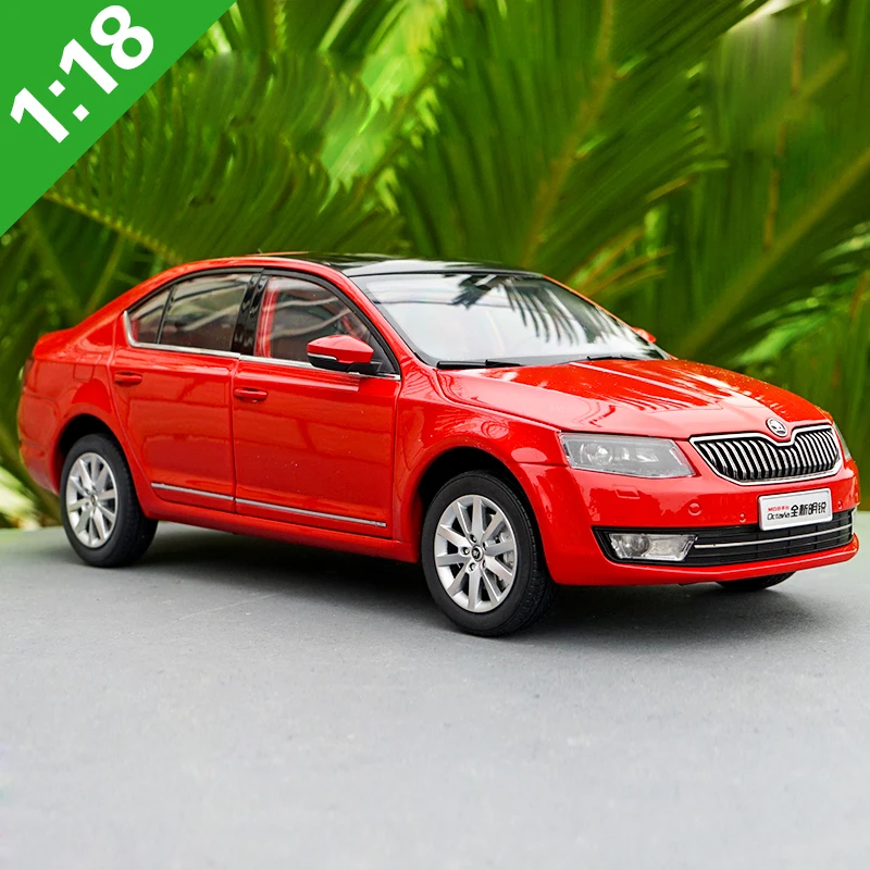 1:18 Высокая тщательная Skoda OCTAVIA сплав модель автомобиля статические металлические модельные автомобили с оригинальной коробкой - Цвет: Red