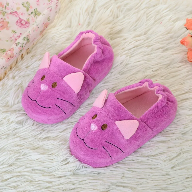 Тапочки для маленьких девочек; тапочки для малышей; зимняя плюшевая теплая Домашняя обувь для детей с героями мультфильмов; Детская домашняя обувь; обувь для щенка, кролика, панды, кота - Цвет: Purple 1