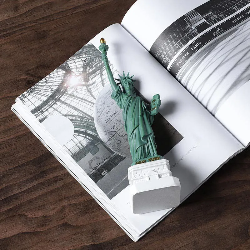 Office Decor Statue of Liberty Vintage Resin Sculpture Abstract Artware Sculpture Home Decoration Desktop Decor Ornaments Gifts Office Decor Statue of Liberty Vintage Resin Sculpture Abstract Artware Sculpture Home Decoration Desktop Decor Ornaments Gifts