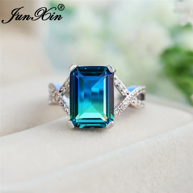 Женское Винтажное кольцо с кристаллами прямоугольное белым и зеленым цирконом