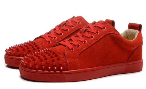 Qianruiti zapatos hombres/роскошная мужская обувь; повседневная обувь на плоской подошве с заклепками; модные кроссовки на шнуровке; цвет серый, черный; замшевая обувь