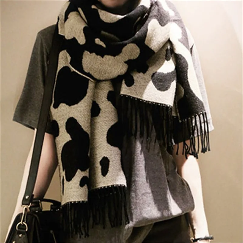 

2020 autumn and winter new Korean version of cow spot leopard print casual all-match scarf shawl imitation cashmere scarf tassel