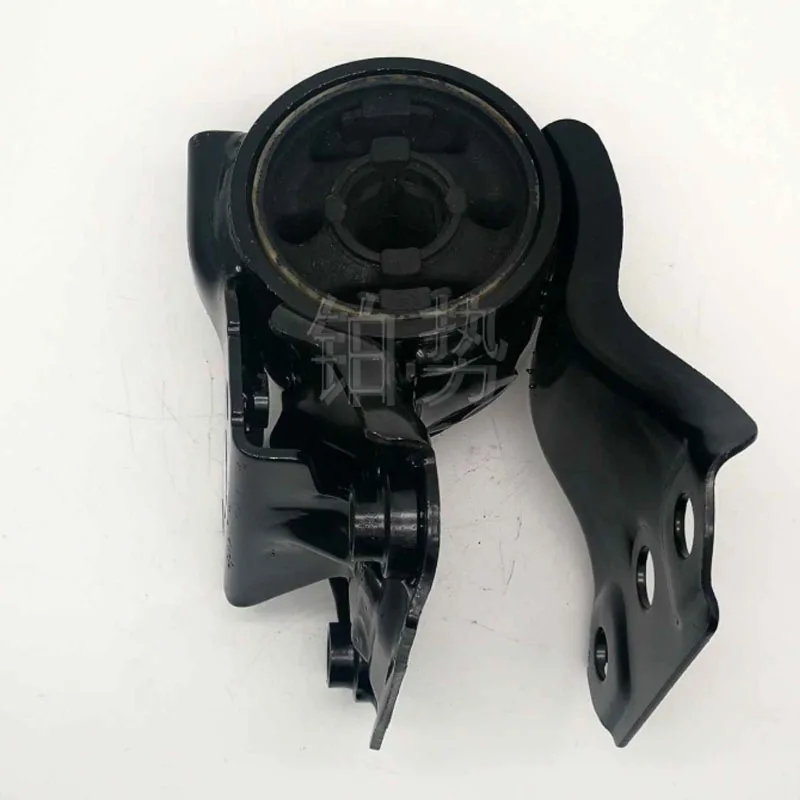 

Car Front lower arm cushion rubber assembly 2012-Hon daC R-V RM1 RM2 RM3 RM4 Front lower suspension bushing Flexible bracket