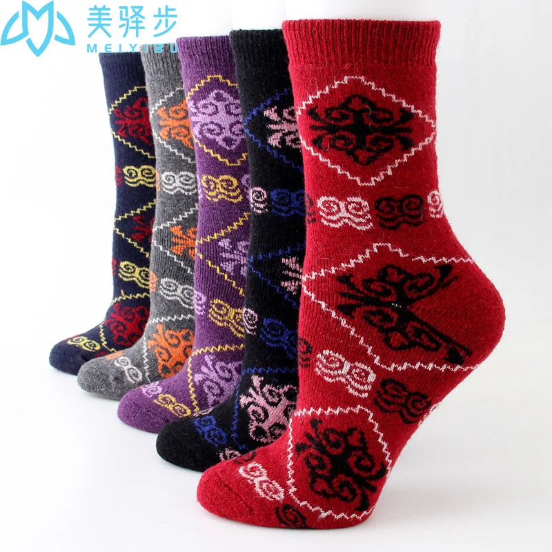 

12 Pairs Per Set Winter Thickened Wool Socks Japanese Retro Warm Women's Sockshot Selling Wool Socks Wholesale