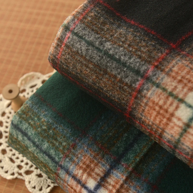 Темно-зеленый кофе большой каркас шерстяной ткани