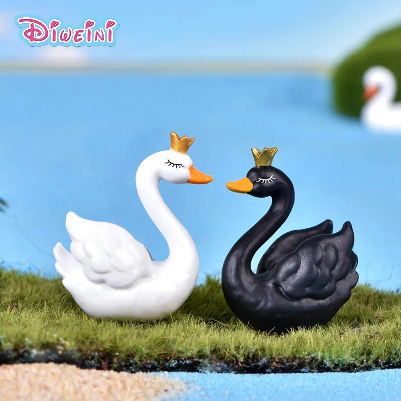 

2pcs New Swan Lover Action Figure Cartoon Animal Dollhouse Miniature Figurine Home fairy Garden Decoration Toy Gift For children