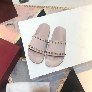 1 Junetxin/шлепанцы на толстой подошве с заклепками; женские летние новые модные пляжные мягкие сандалии; 6 цветов; Повседневная однотонная обувь на плоской подошве; Size35-40 - Цвет: 1