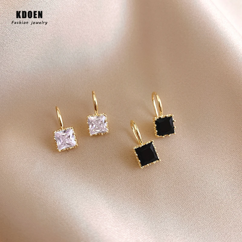 Simple Black White Irregular Polyhedron Pendant Small Earrings 2020 New Girl's Unusual Earrings Fashion Korean Jewelry For Woman