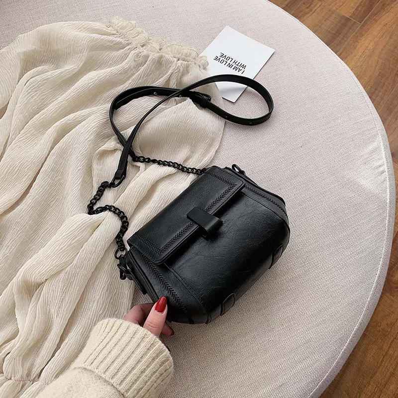 

Female bag fashion designer ladies small shoulder bag Pu leather messenger bag simple flip messenger bag 2020