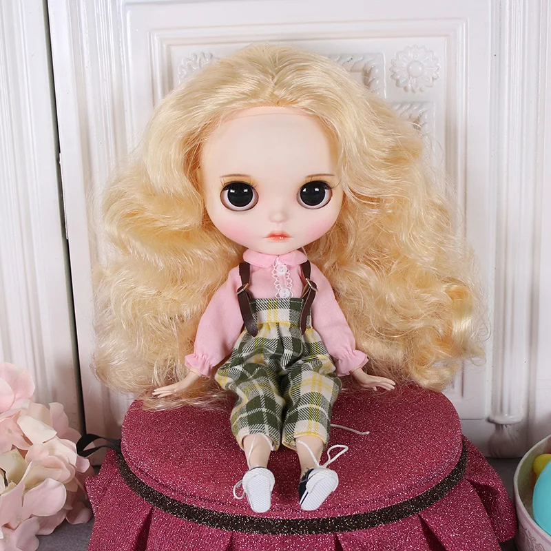 Blyth doll white skin joint body Yellow hair Hand-painted face panels, long eyelashes and sleepy eye.NO.BL349