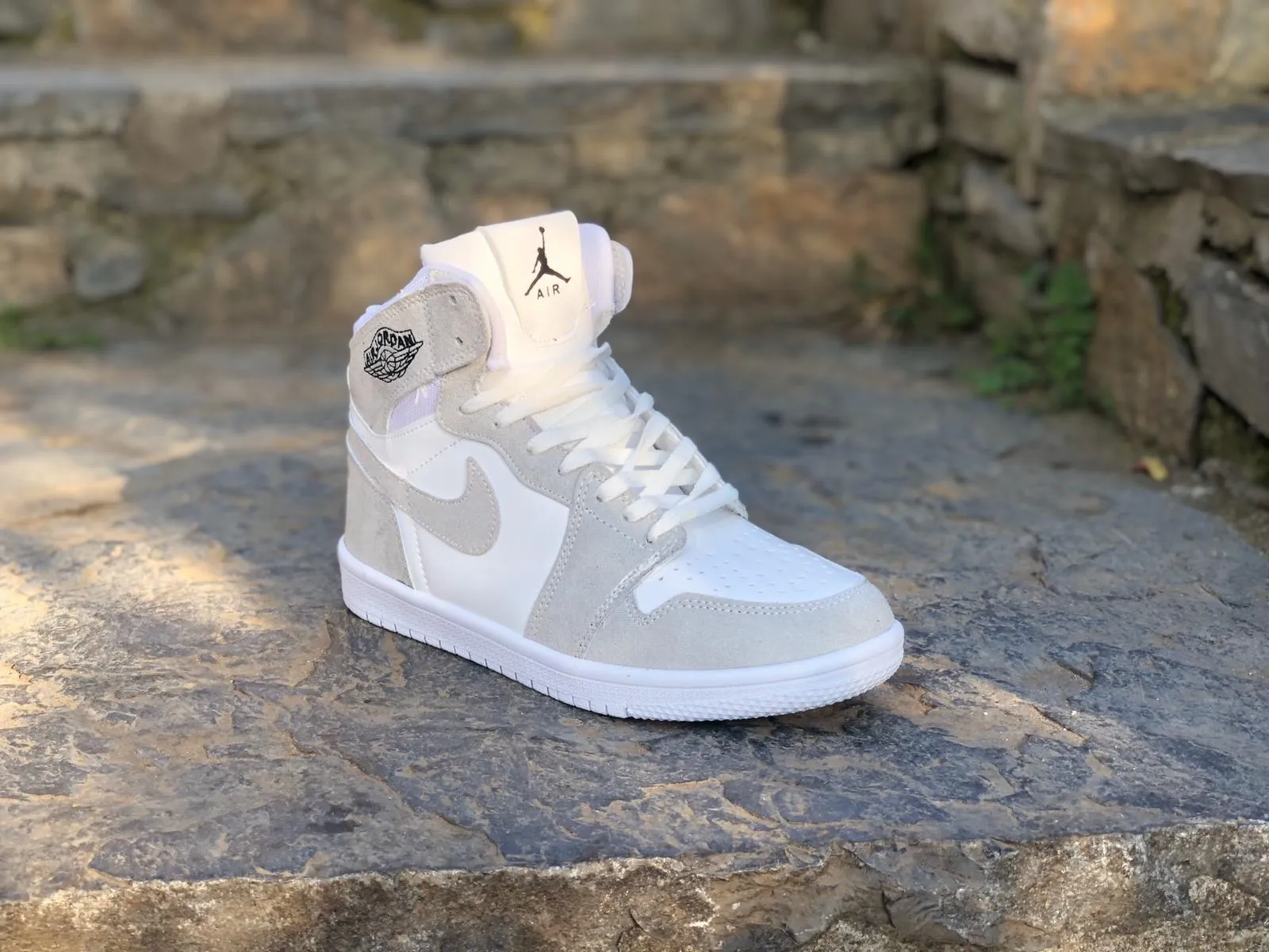 

Nike Jordan 1 White