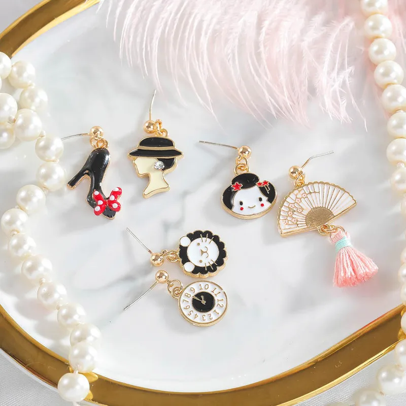 

Japanese and Korean Fashion Fun Ethnic Style Kimono Doll Asymmetry Dangle Earrings Personality Girl Women's Jewelry Accessories