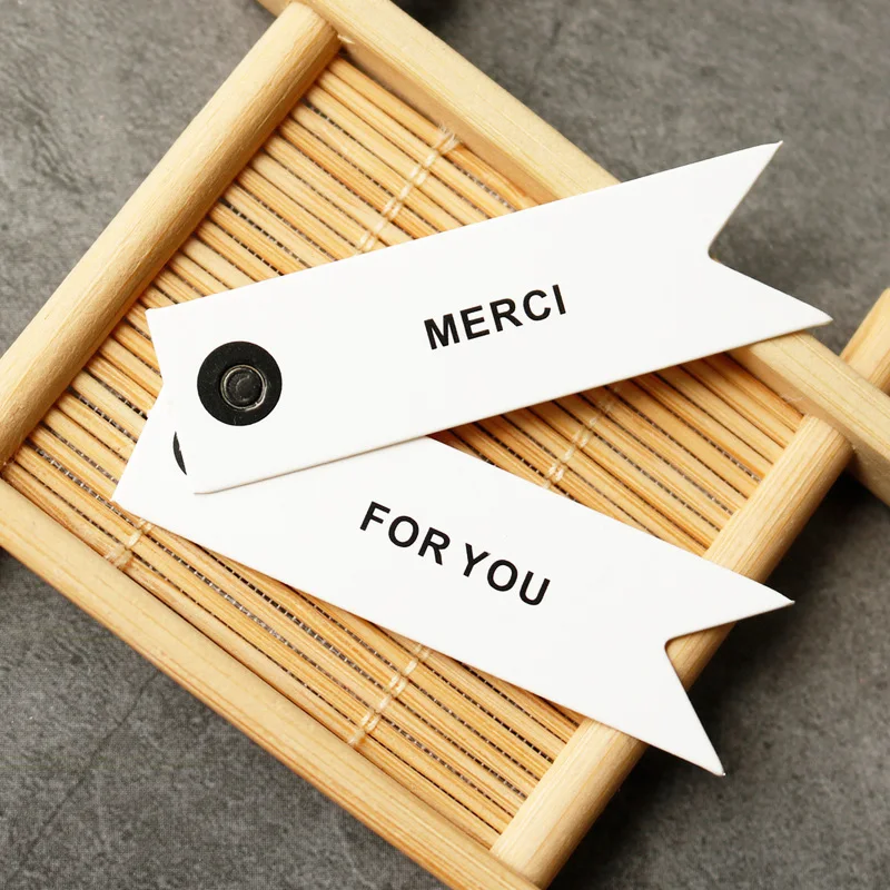 

100pcs DIY Gift Paper Tag Dovetail Shapes Label Merci Thank You Paper Tag Wedding Party Note Hang Tag Gift Wrapping Supplies