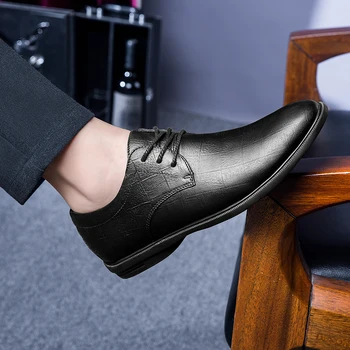 

Men Dress Shoes genuine Leather Formal Business Italy outdoor Men Oxfords Shoes black Wedding Party Brogue Shoes Flat Banquet