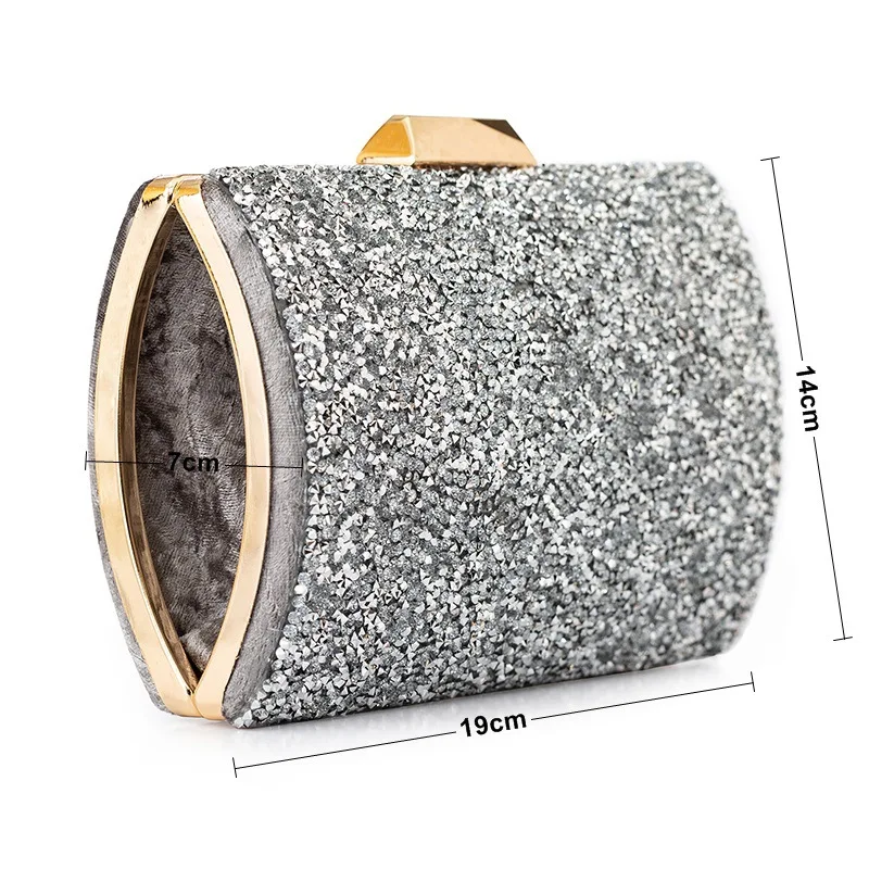 Taille de la pochette Luxy Moon à sequins argentés
