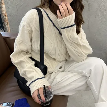 

College wind-crashing V-neck knitted hemp sweater women's 2019 winter Korean version of the casual sweater woman