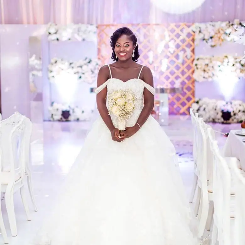 

South African Arabic A Line Wedding Dresses Luxurious Pearls Beads Spaghetti Straps Bridal Backless Plus Size