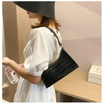 

Casual PU Leather Sling Handbag Purse Women Elegant Chain Shoulder Crossbody Bag Popular Simple Female Daily Bag