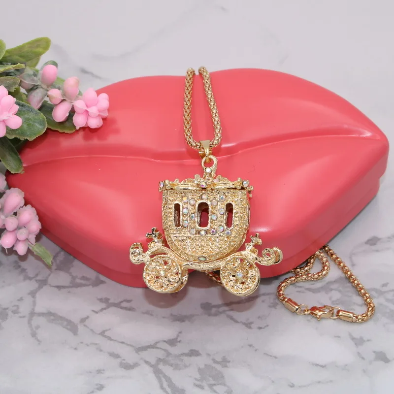 

Fashion Cartoon Pumpkin Car Necklace Rhinestone Car Keychain Gold Carriage Pendant Chain Key Chain Car Women's Birthday Gifts