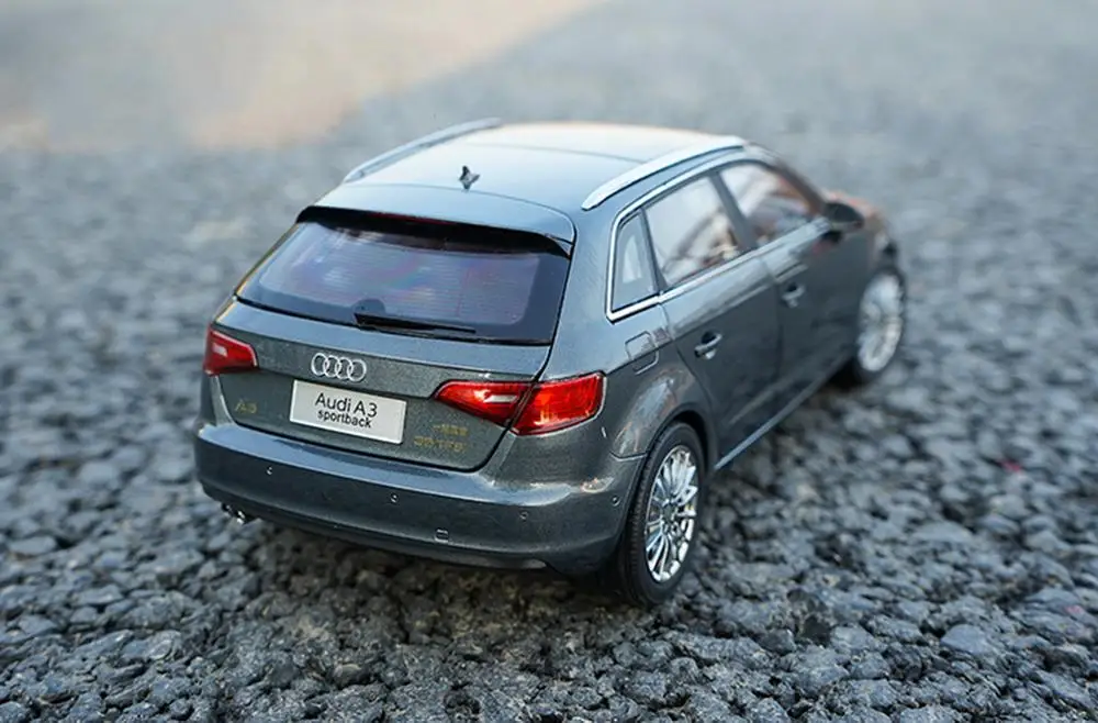 Оригинальный авторизованный подлинный сплав 1/18 масштаб Audi A3 Sportback серый литье