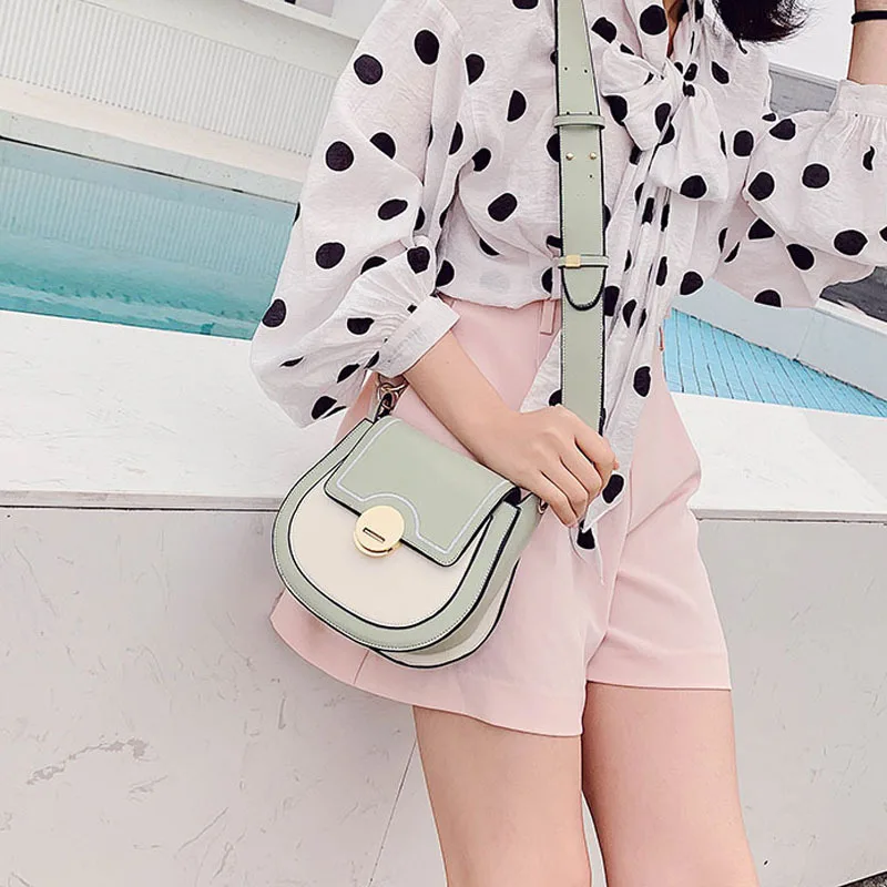 

The texture of the net red bag is inclined to the summer bag the Korean version the one-shoulder bag the atmosphere of the world