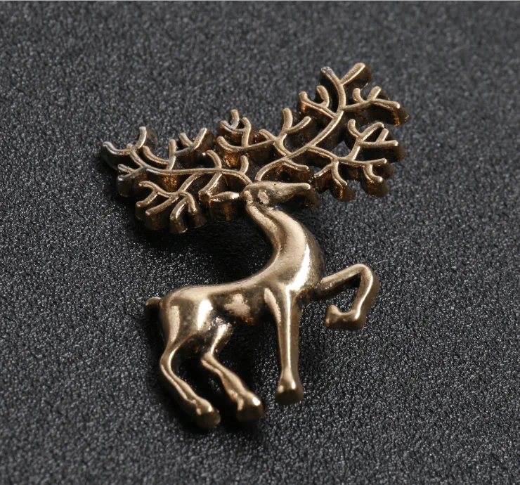 

10Pcs 3.2*4cm New style Christmas deer animal brooch collar pin men women shirt collar clip buckle clothing accessories A697