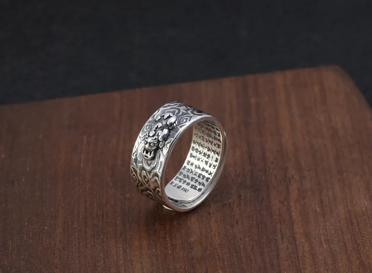 12458303976_2092824473